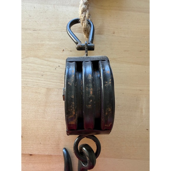 Vintage Black Metal Pulley Hook Rope Farmhouse Industrial Rustic Farm Chic Decor
